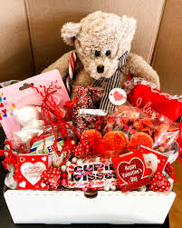 Picture of a Valentine's day gift basket.